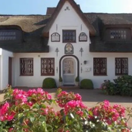 Hansen Haushaelfte Holiday home *